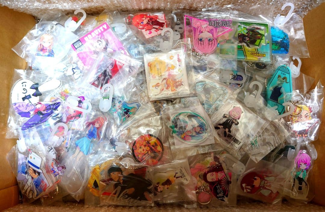 【大量まとめ売り】ノンジャンル　キャラクターグッズ　アニメグッズ　アクスタなど。