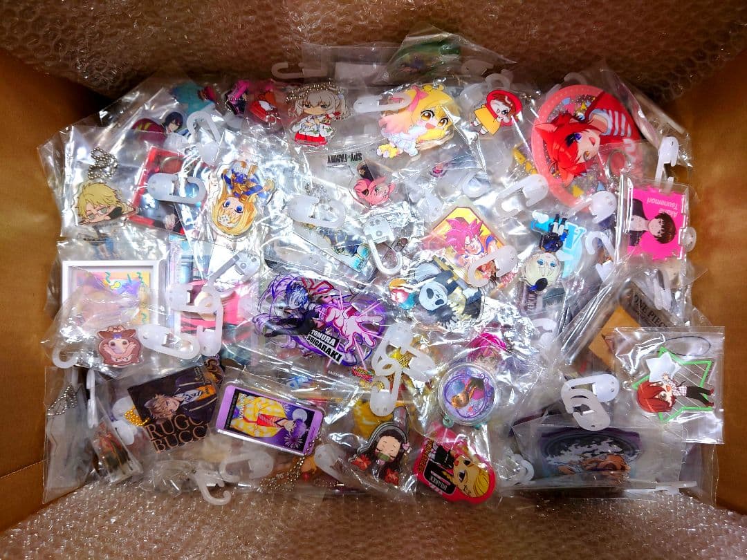 【大量まとめ売り】ノンジャンル　キャラクターグッズ　アニメグッズ　アクスタなど。