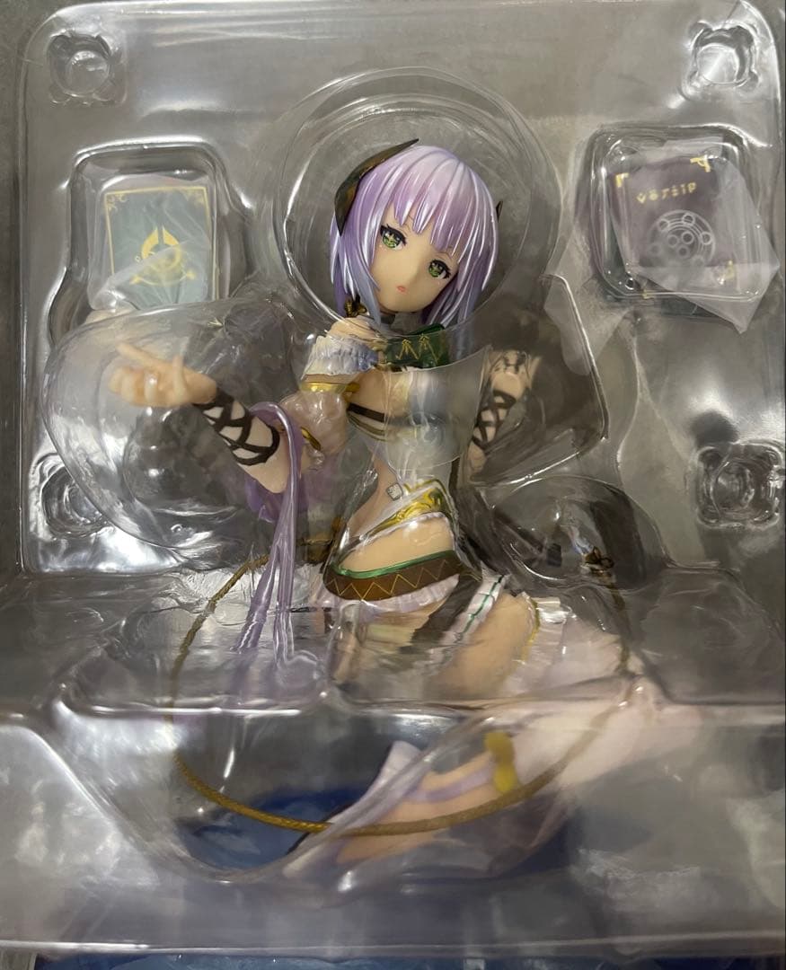 ALTER アルター プラフタ フィギュア