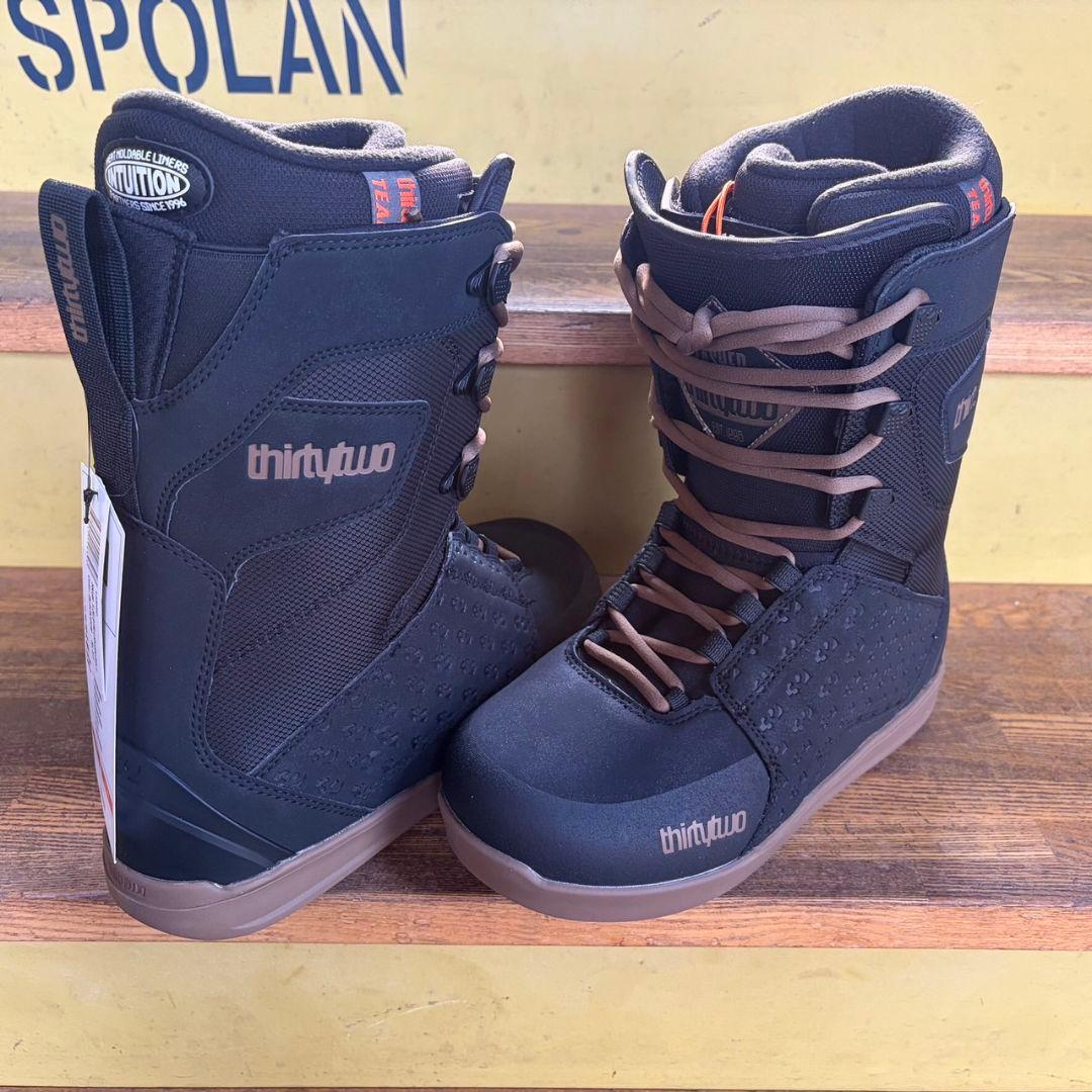 THIRTYTWO 2026 【LASHED】BLACK/GUM 26.5cm