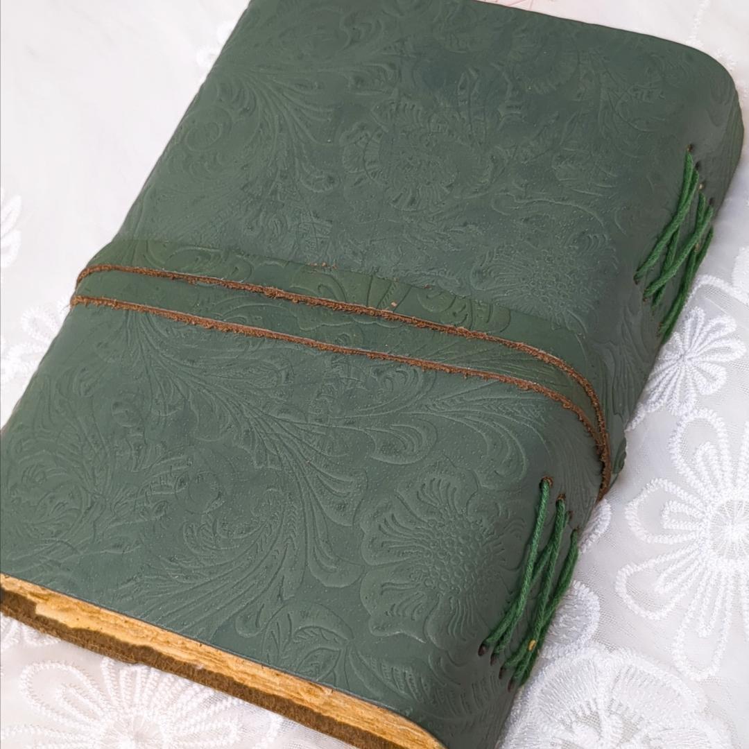 インドのアンティーク雑貨✨魔法のジャーナル✨天然レザー製／ノート／ヴィンテージ