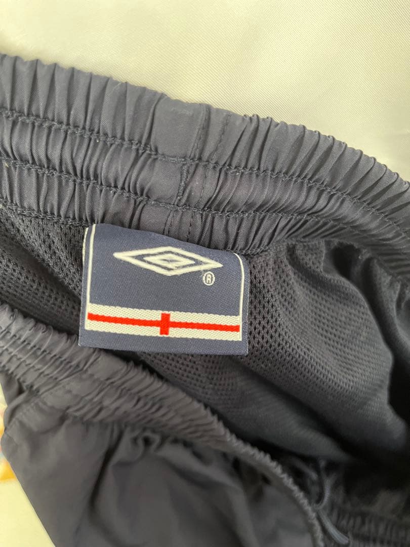 希少　アンブロ　イングランド代表　ナイロンジャージXL セットアップ上下セット