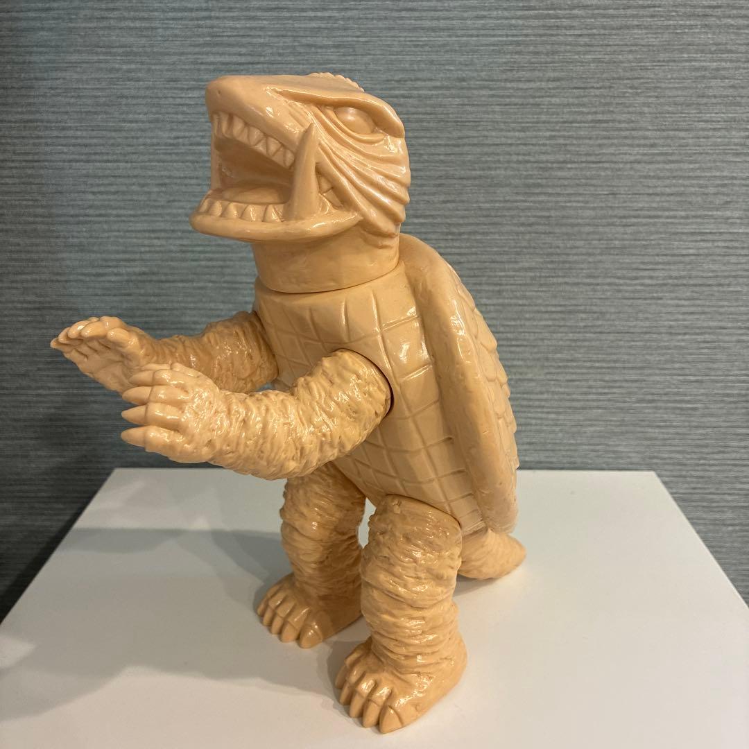 マーミット　ガメラ　ソフビ　無塗装　肌色