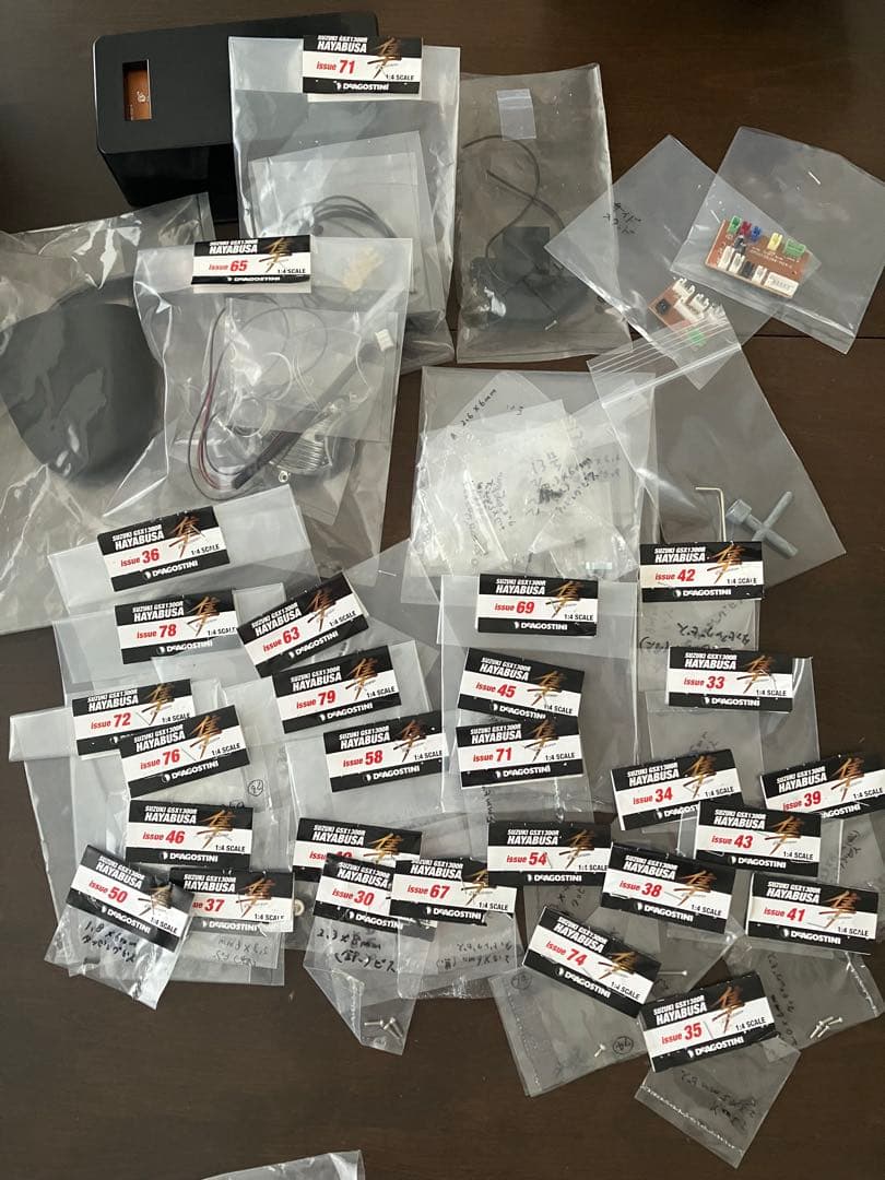 デアゴスティーニ SUZUKI GSX1300R 隼 組立完成品