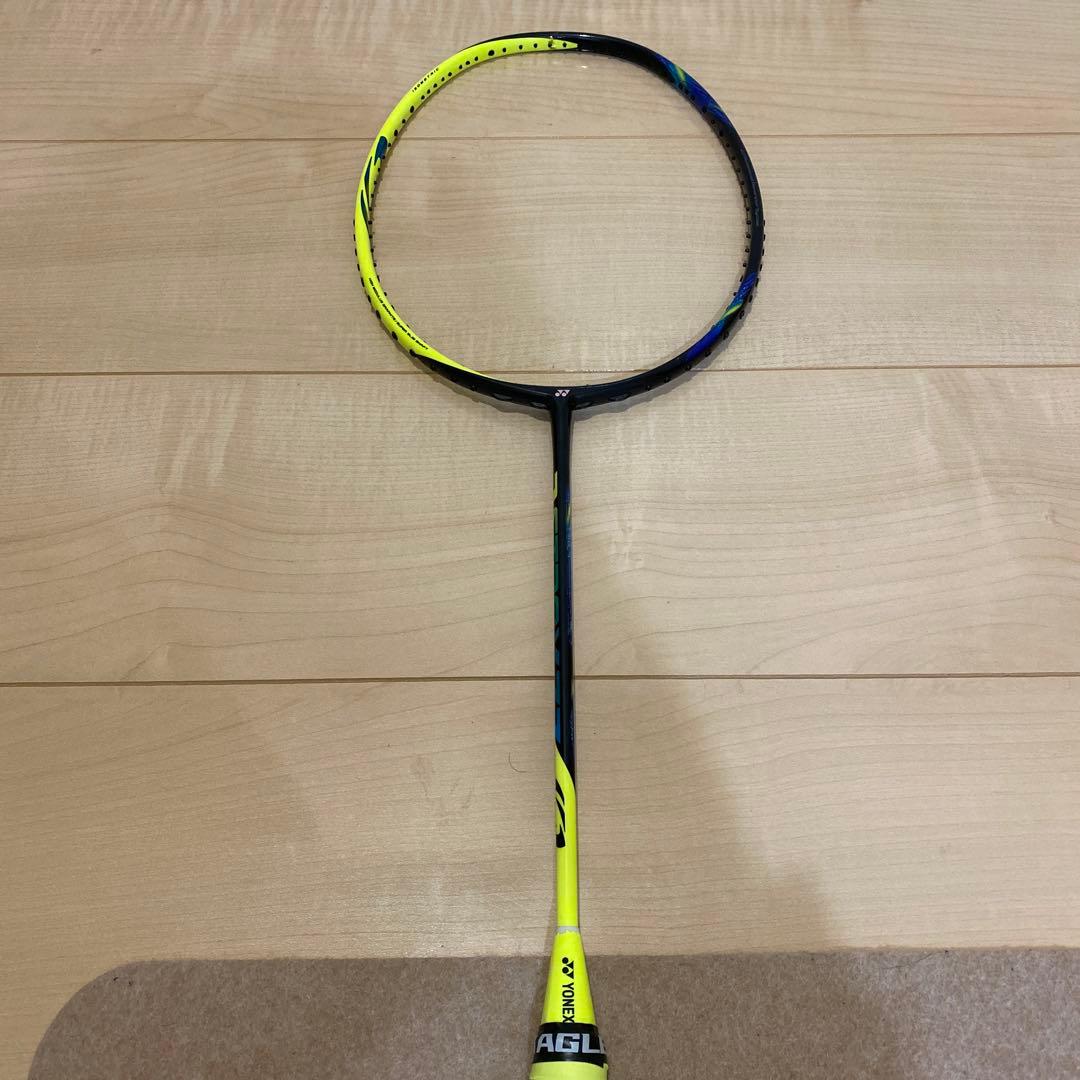 【希少_即日発送】バドミントンラケット　ヨネックス　ASTROX77 3UG5
