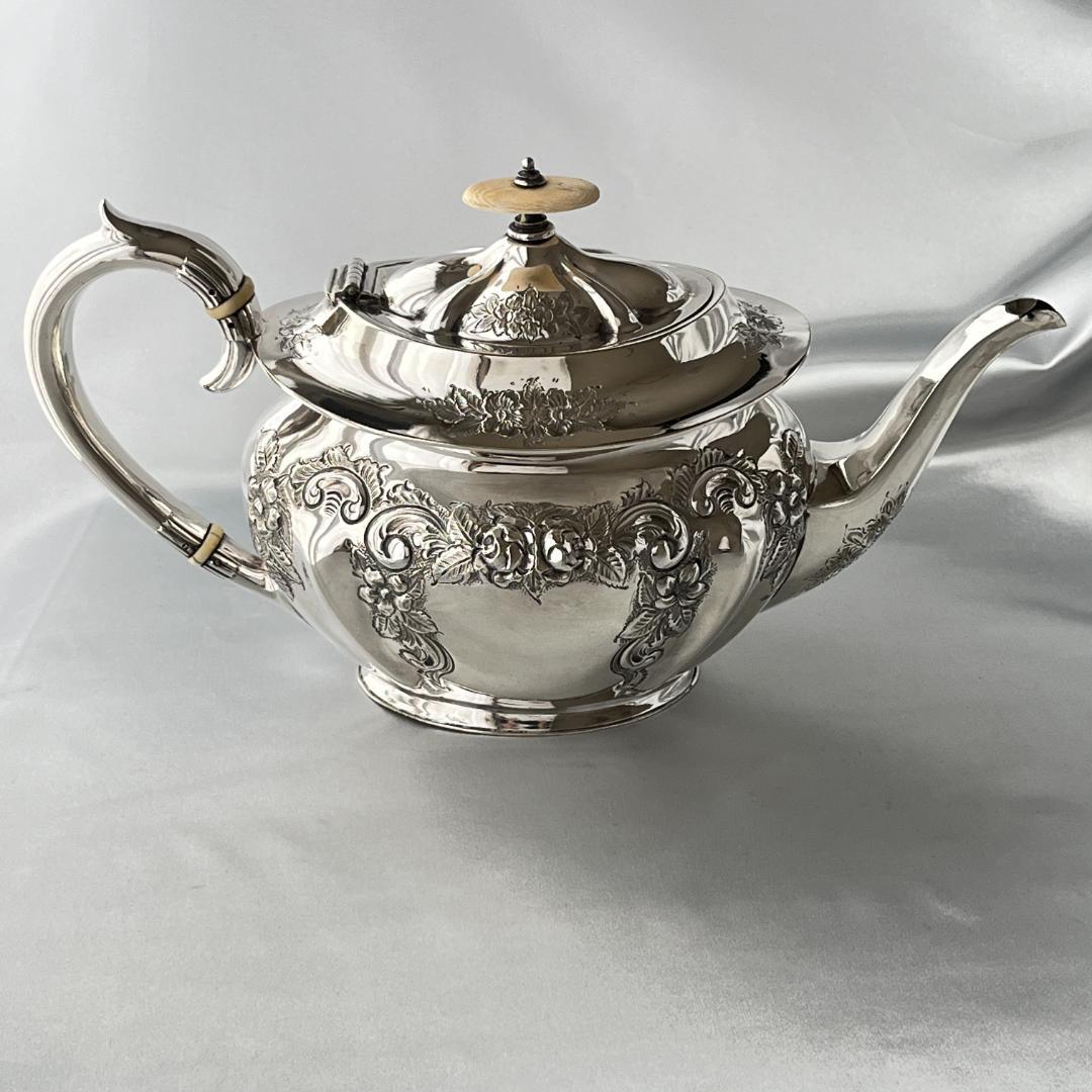 【Pinder Brothers】 ローズのティーセット 3点 薔薇のレリーフ