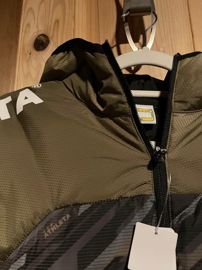 1月31日まで出品　最終値下げ　新品未使用　アスレタ　中綿ダウンジャケットM