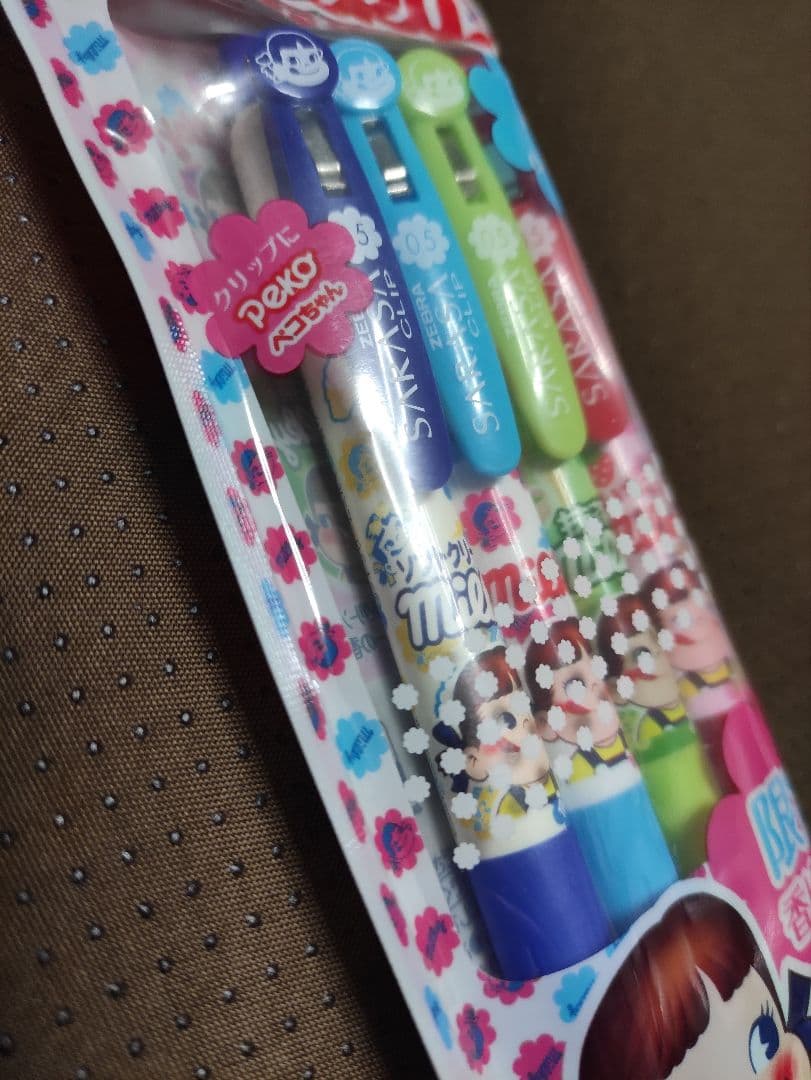 SARASA　サラサクリップ　不二家ペコちゃん　8色セット