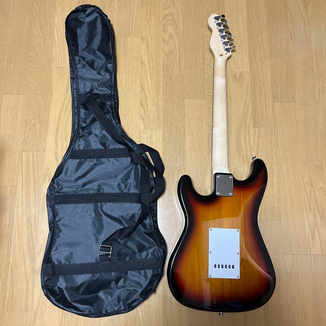 ストラトタイプエレキギター その他　ダ―クバ−スト美品