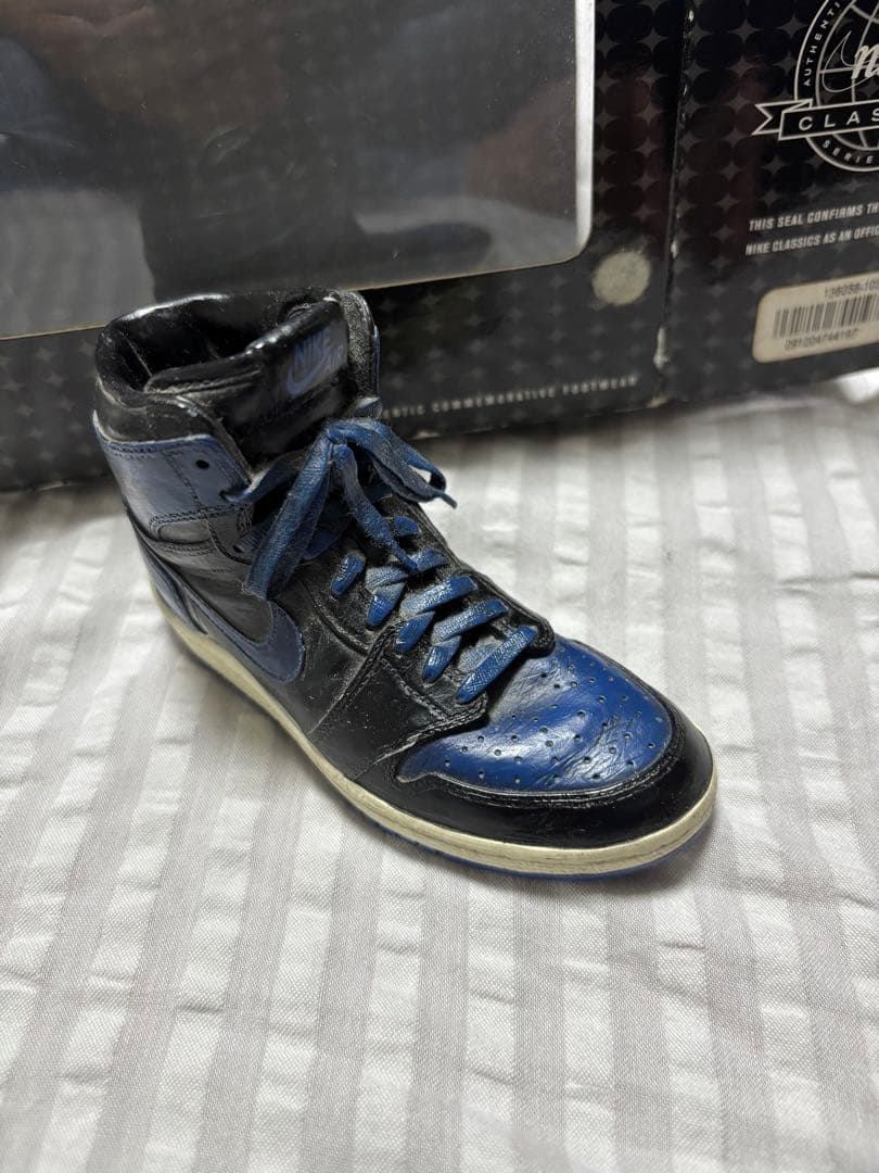 Air Jordan 1 ロイヤル　陶器フィギュア