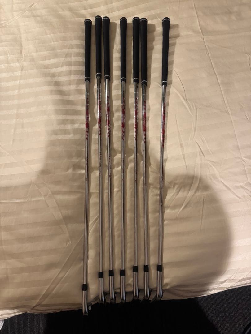 極美品 タイトリスト T100 2023 7本セット（4〜PW） 保証証あり