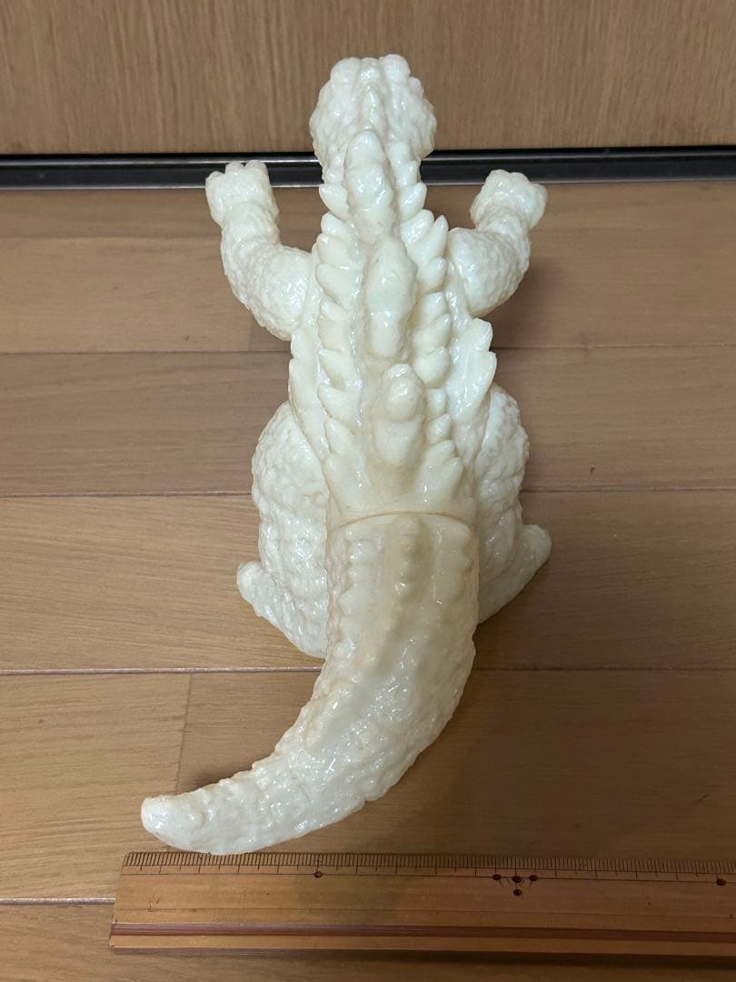 【ビンテージ　レア品】　ゴジラ蓄光フィギュア