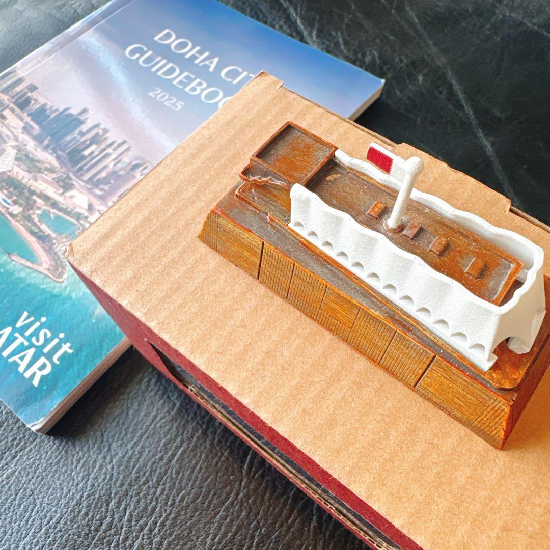 【豪華ガイドマップ付き】カタール館　木製のパビリオン模型　新品未使用