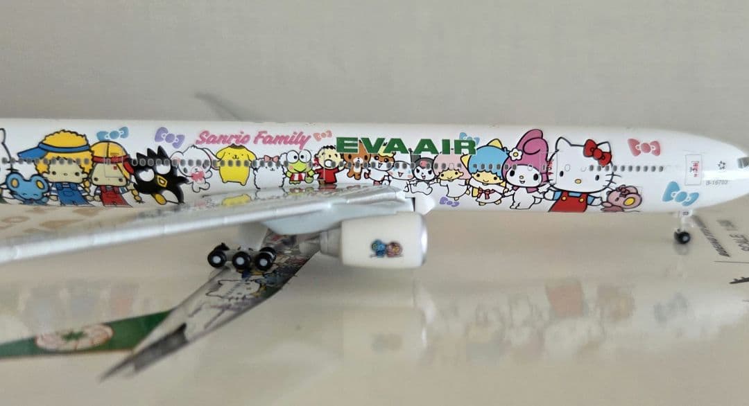 EVA AIR エバー航空 777-300ER ハローキティ Ph 1:500