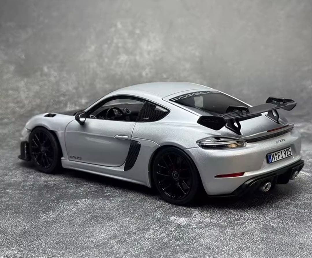 Norev 1/18 2023ポルシェ ケイマン GT4 RSモデルミニカー