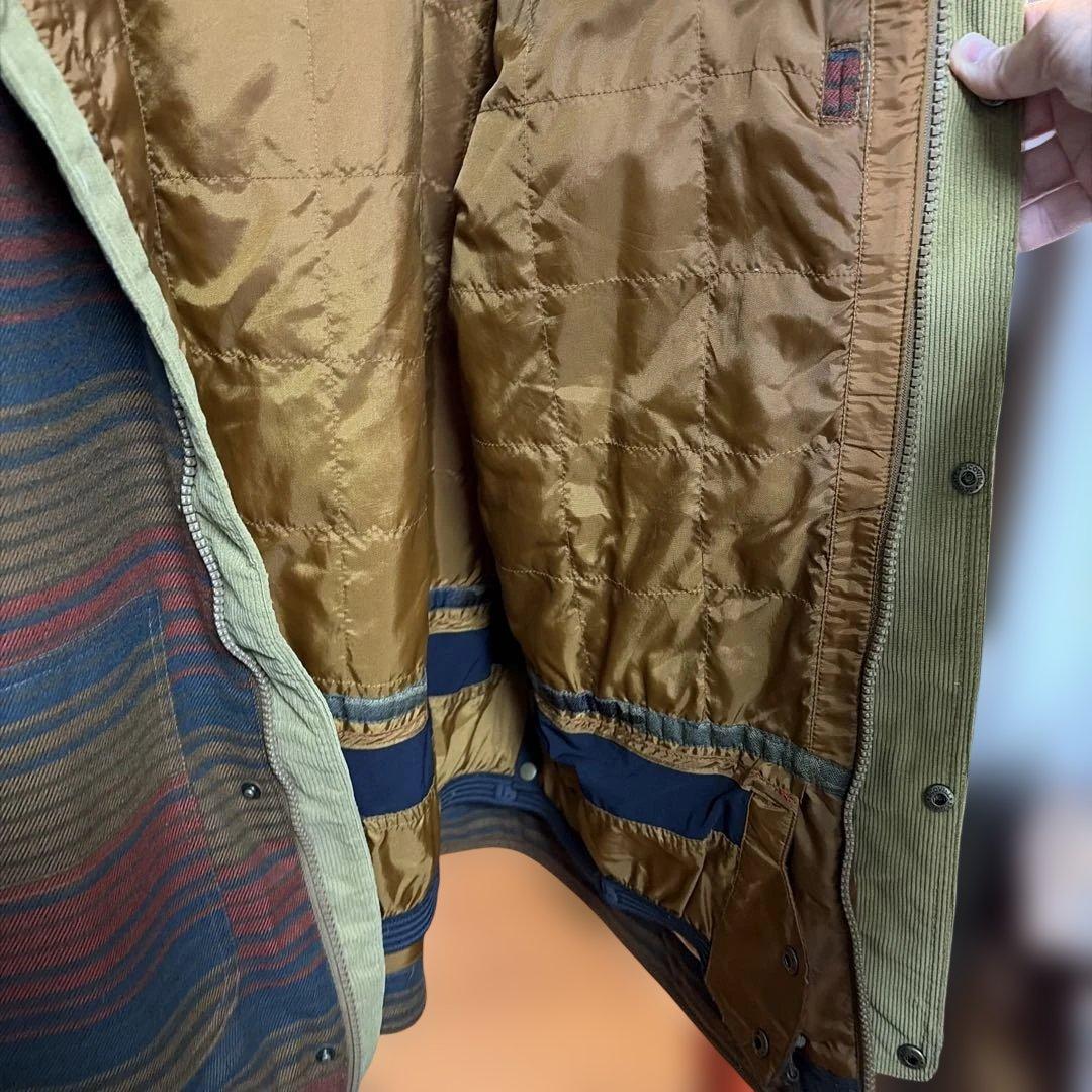 【最終値下大人気美品】BURTON 中綿フーディジャケット ボーダー柄Lサイズ