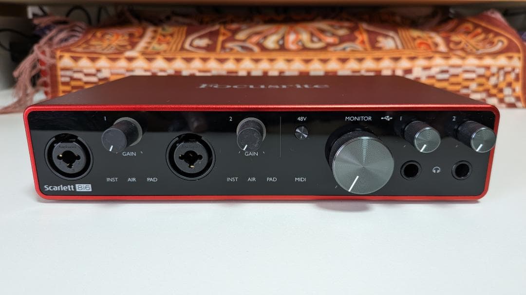 Focusrite Scarlett 8i6 オーディオインターフェース