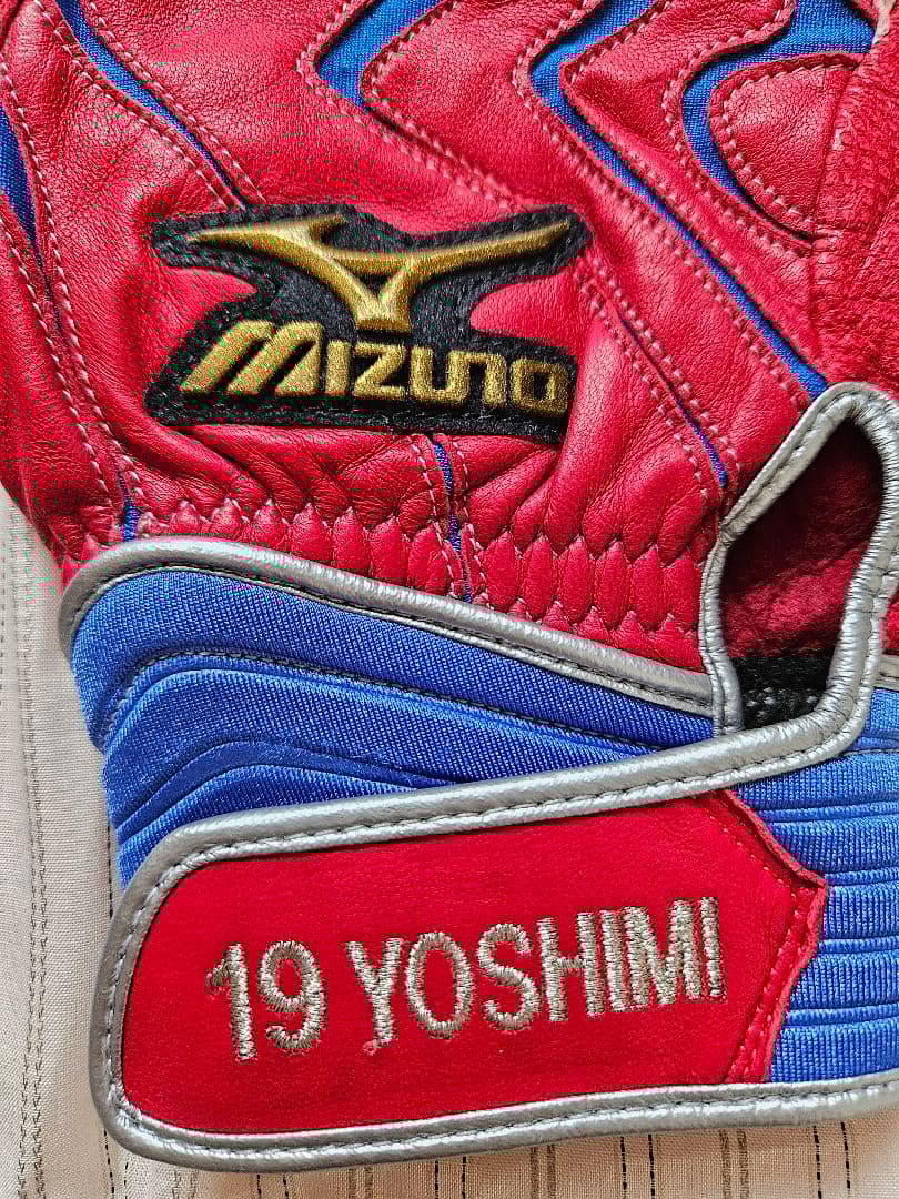 中日ドラゴンズ　吉見一起　練習着　バッティンググローブ　サイン入り