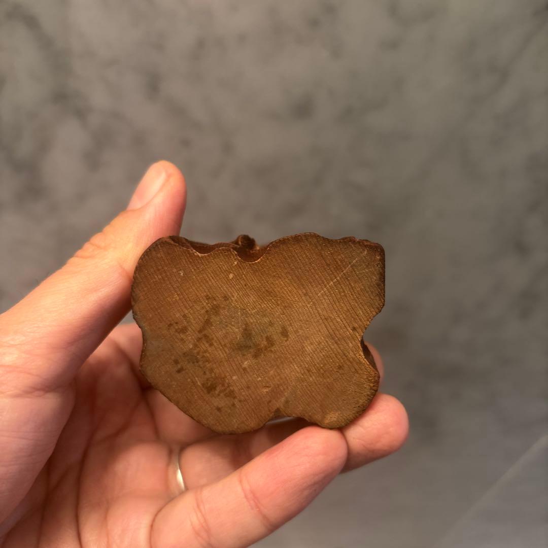 アンティーク明治時代　平和的なお顔で雰囲気のある恵比寿様の一刀彫の彫刻オブジェ