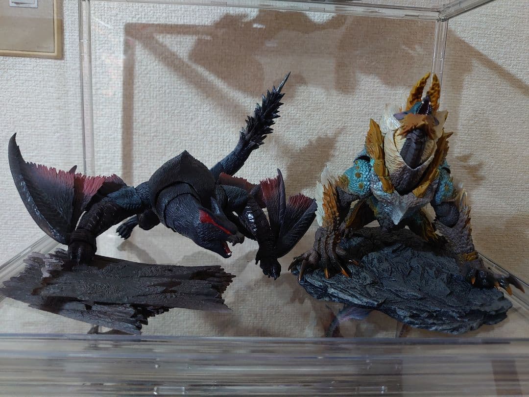 モンスターアーツ　ナルガクルガ、ジンオウガ、リオレウス、タマミツネ　開封美品。