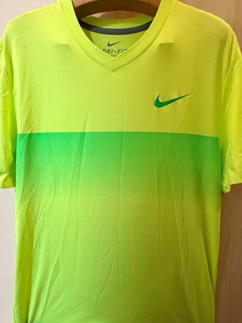 フェデラー　NIKE テニスウェア　イエロー