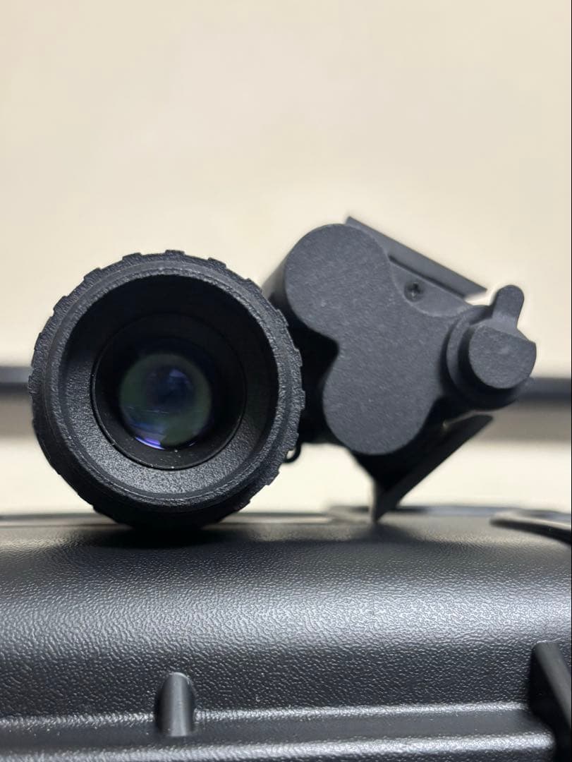 PVS-18 Gen2+ ナイトビジョン P45 白燐