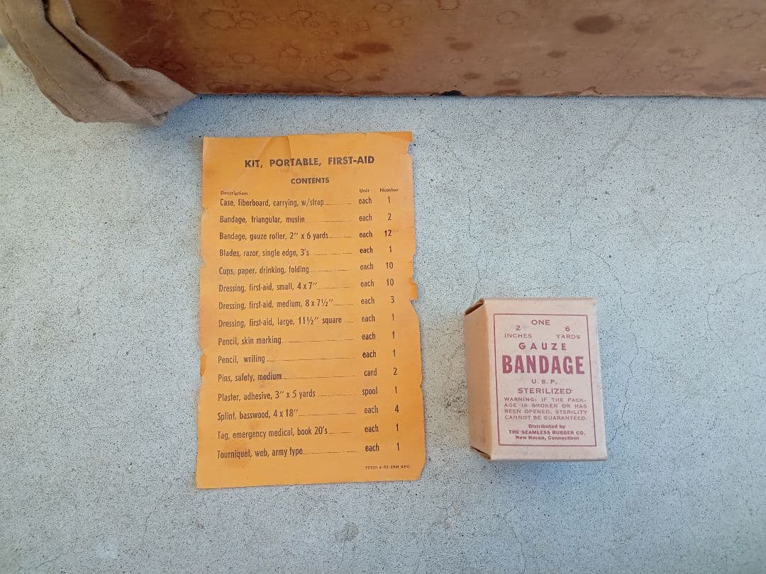 カリフォルニア州　救急キット　1940年代　第二次世界大戦　米軍