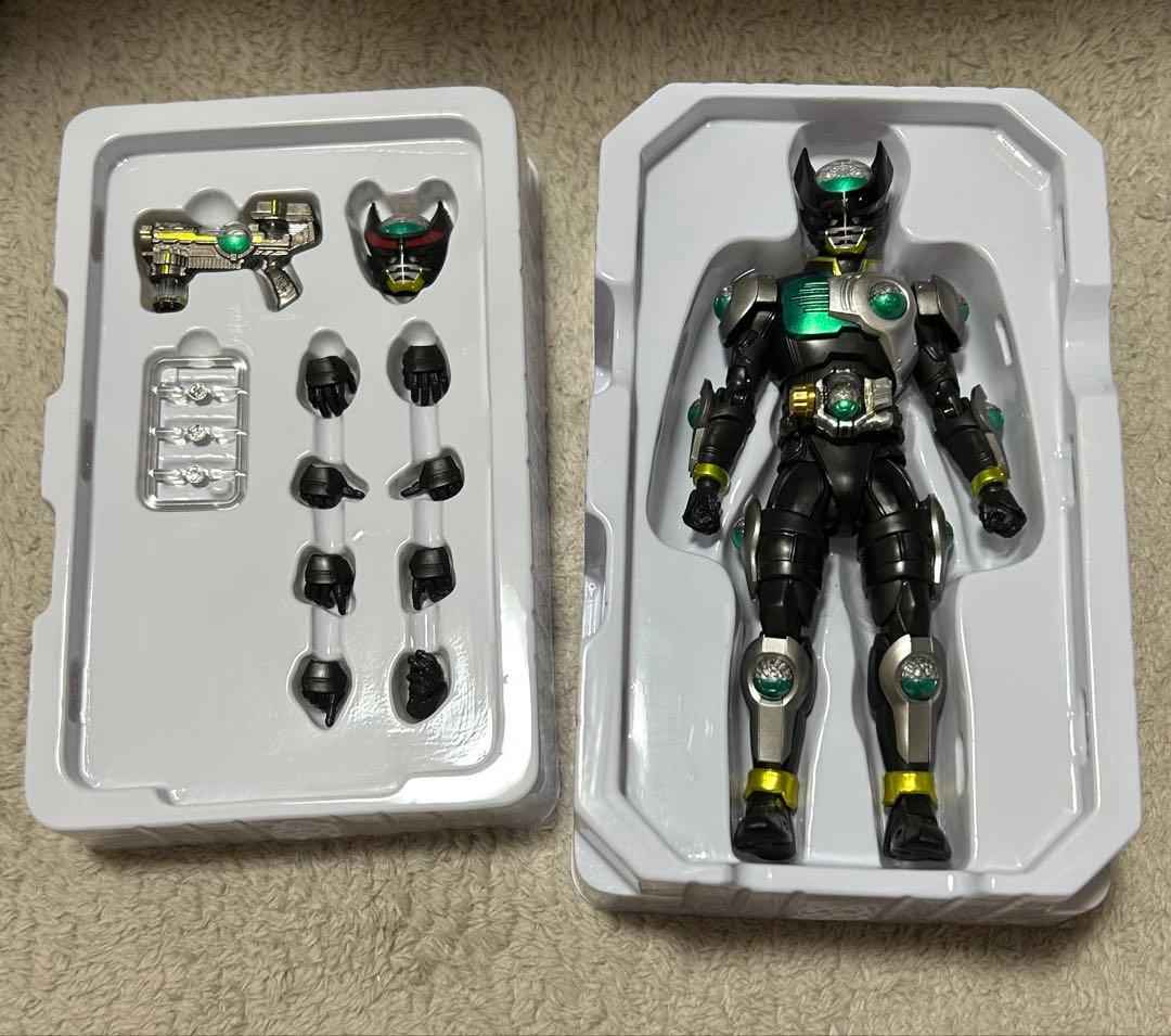 真骨彫製法　S.H.Figuarts 仮面ライダーバース