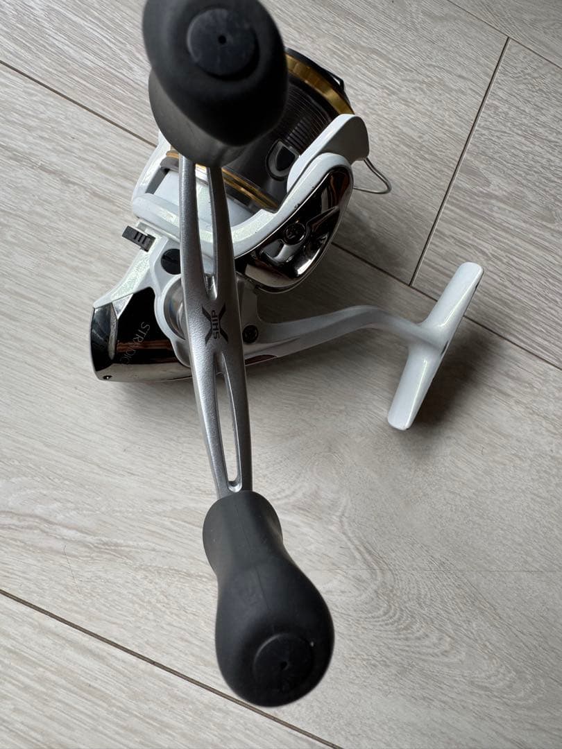 SHIMANOシマノ STRADIC 2500FD ストラディック