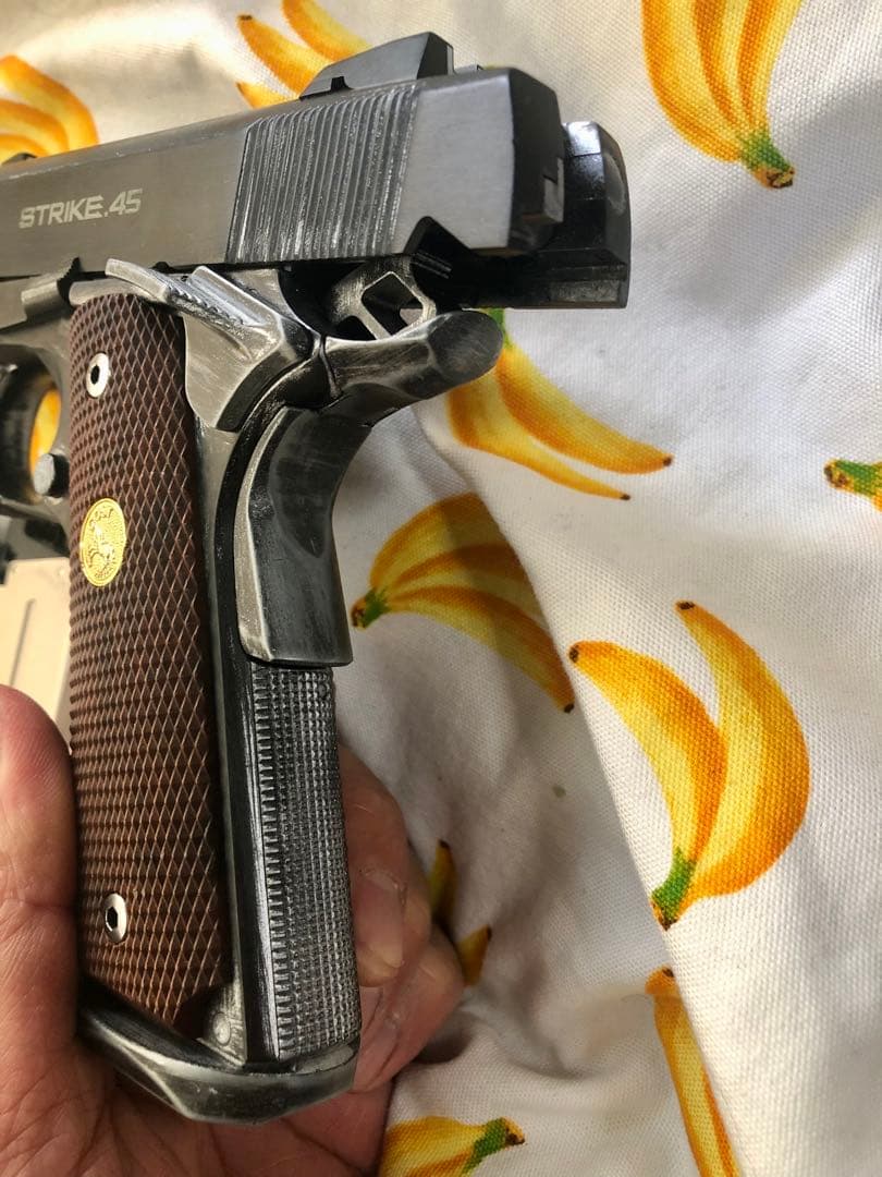 東京マルイ製ガスブローバックハンドガン　ストライクウォーリア　中古　スペアマグ付