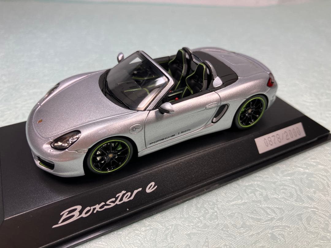 Spark ディーラー品Porsche Boxster e プロトシルバー