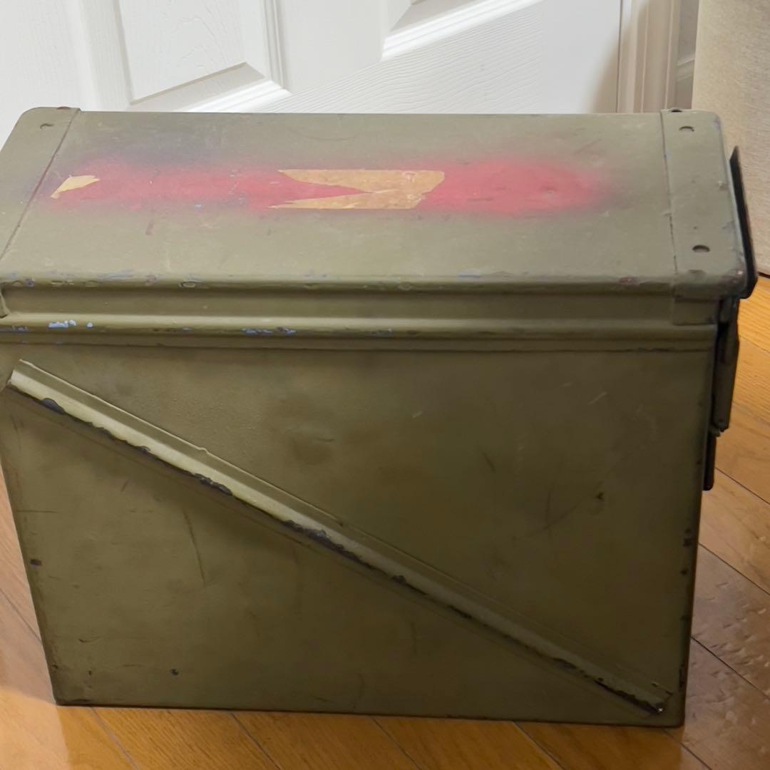 アンモボックス本物　米軍基地より重機関銃弾薬入れ　大サイズ