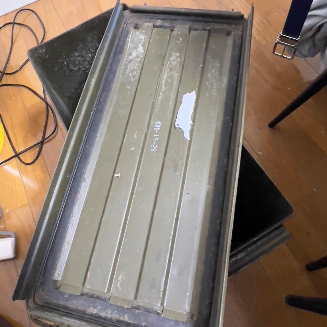 アンモボックス本物　米軍基地より重機関銃弾薬入れ　大サイズ