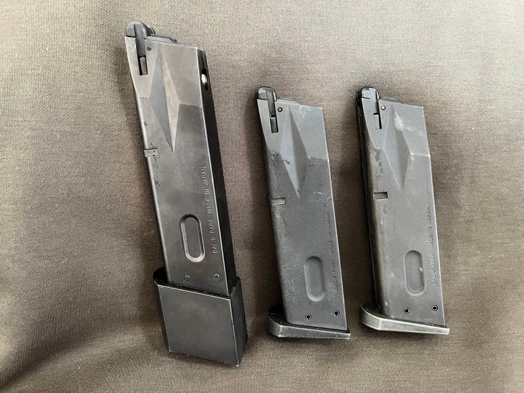 ⭐︎マルイM9A1ロングマガジン&予備マガ2&ホルスターも付いてます(*'▽'*)