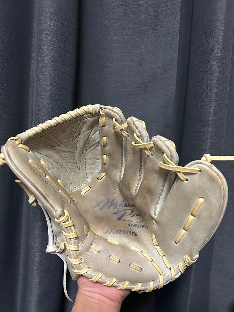 ミズノプロ　硬式オーダー投手用　耕作印あり　良型　即戦力‼️