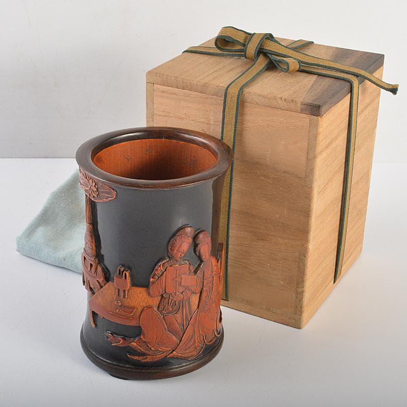 中国　古竹彫刻　黒漆　漢詩人物文　筆筒　時代箱付　G　R7384