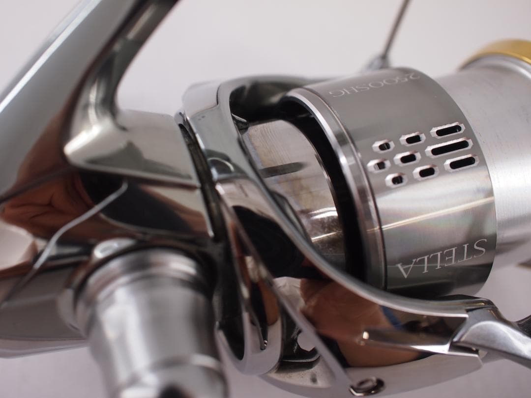 64▢シマノ 18ステラ2500SHG NH0522-3