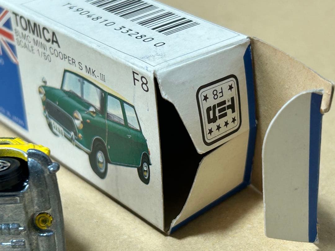 トミカ ミニクーパー アイアイアド 黄色 黒シート