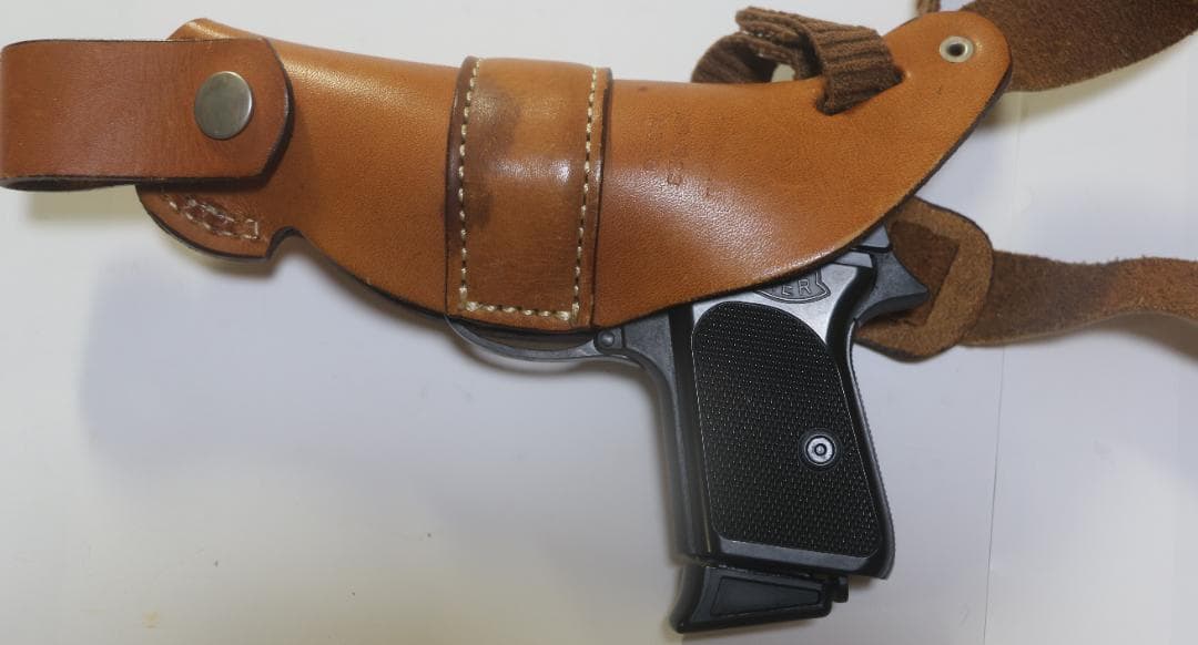 貴重　自動拳銃用（ワルサーＰＰＫ・モーゼルHSC等）革製ショルダーホルスター