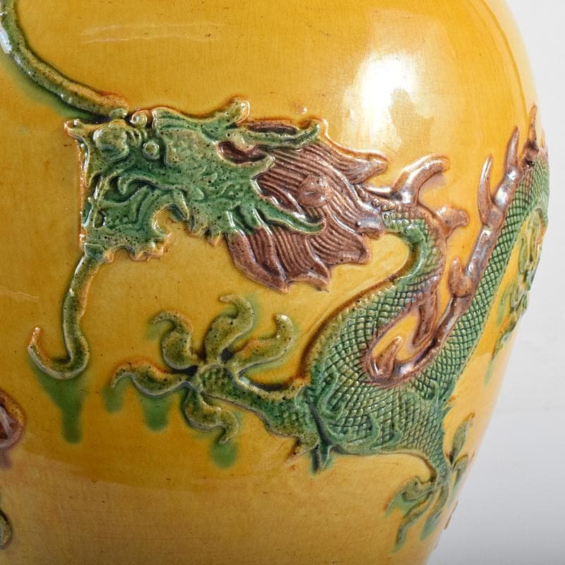 中国　黄地　貼雲龍文　梅瓶　時代箱付　M　R8821B