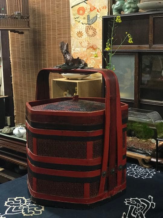 シノワズリ　赤色大籠　アンティーク　古美術　骨董　カゴ　籠　かご 食籠