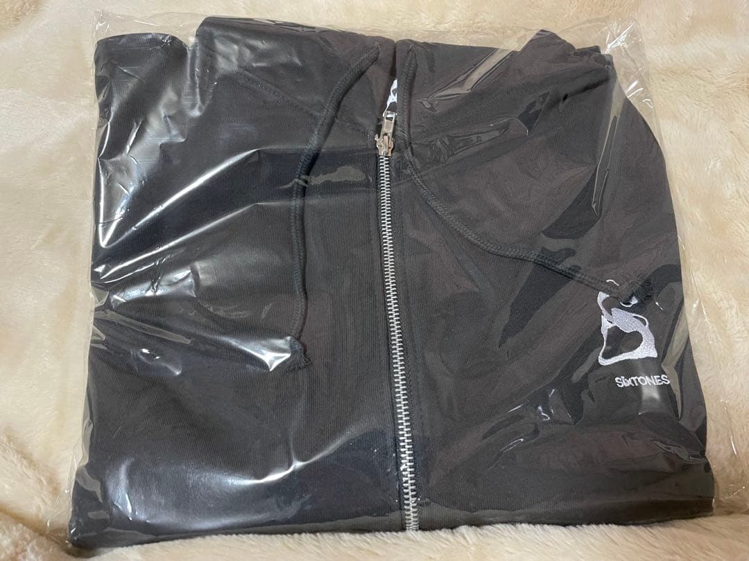 【新品未開封】SixTONES パーカー MILESixTONES