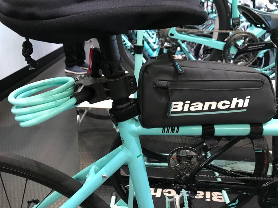 2021年モデル　ビアンキ　クロスバイクROMA3 SHIMANO