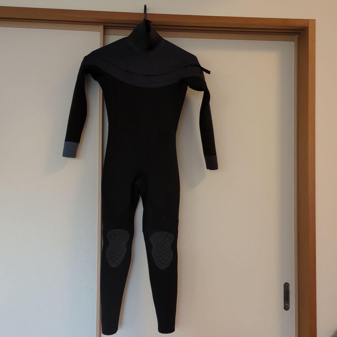 Fellowフルスーツ チェストジップ黒３ミリ　150センチ