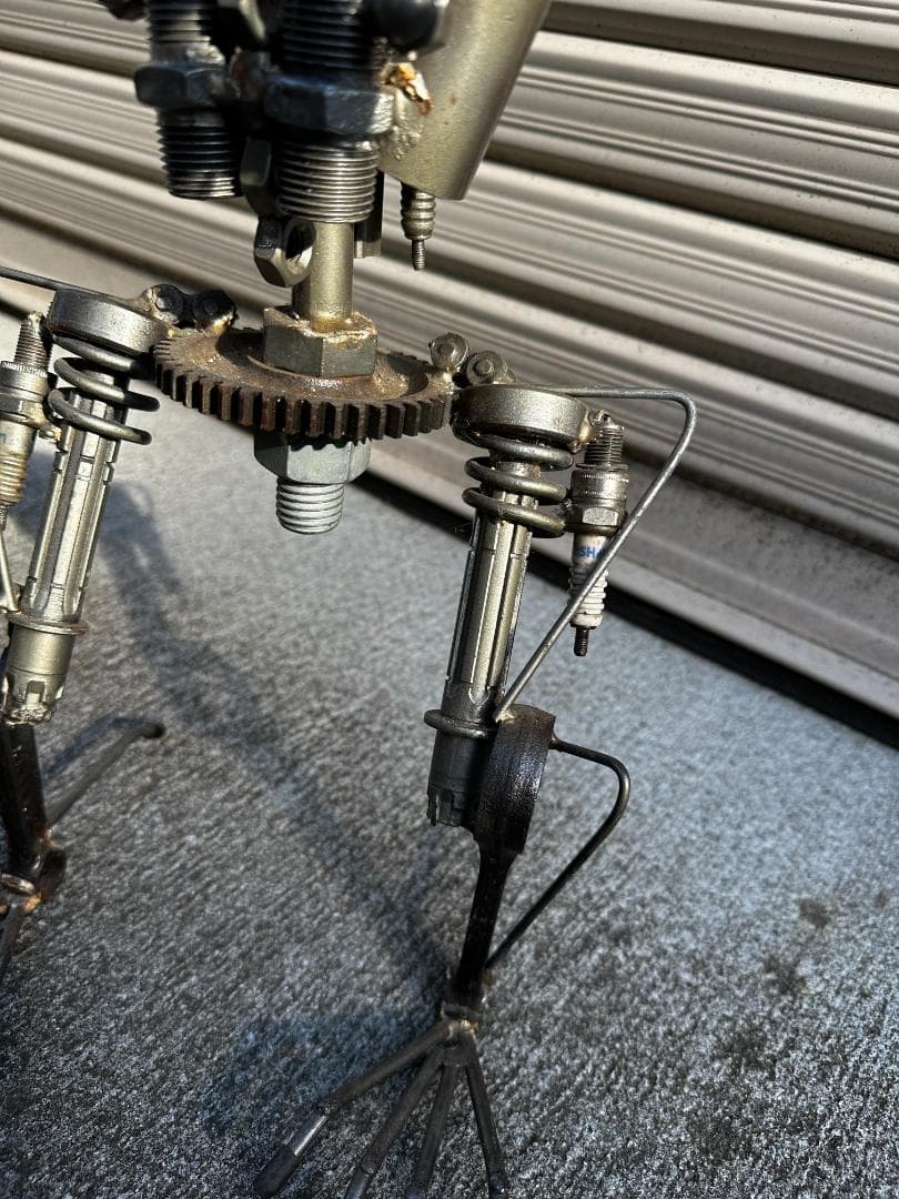 メタルアート　プレデターモチーフ　廃材アート