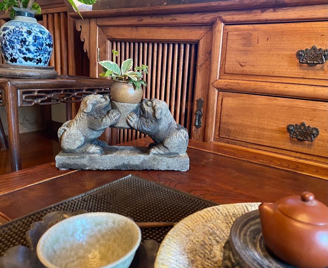 中国　石材彫刻　獅子・ヴィンテージ　レア ・観葉植物・一輪挿し・中国　台湾茶器