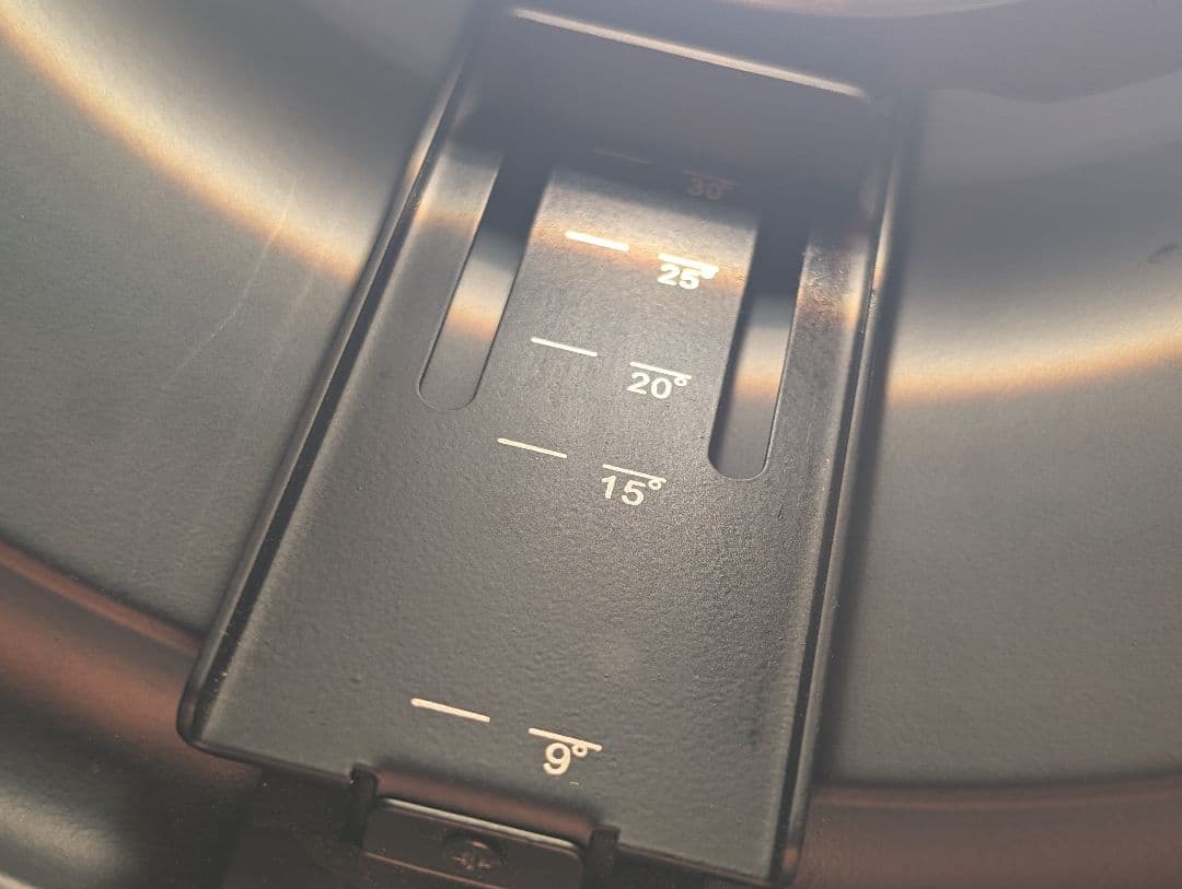 ①American DJ PAR Z100 3K スポットライト