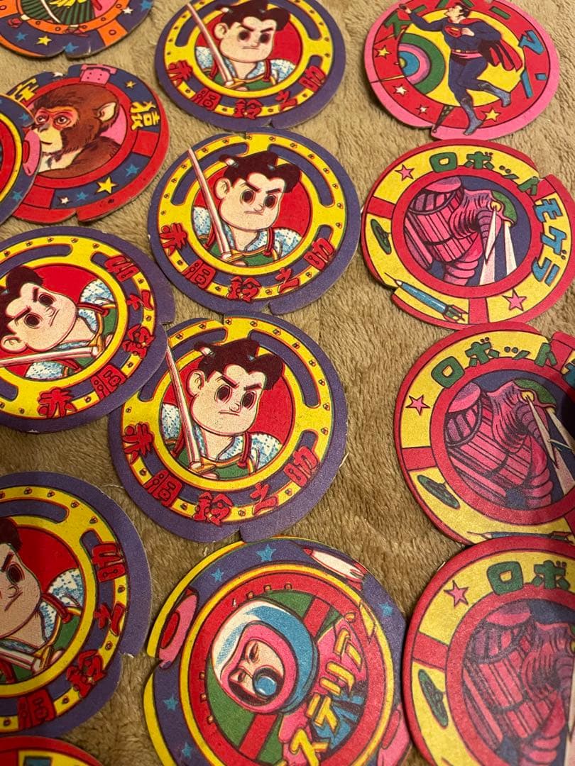 アンティーク、メンコセット カラフルキャラクターイラスト入り（全64枚）