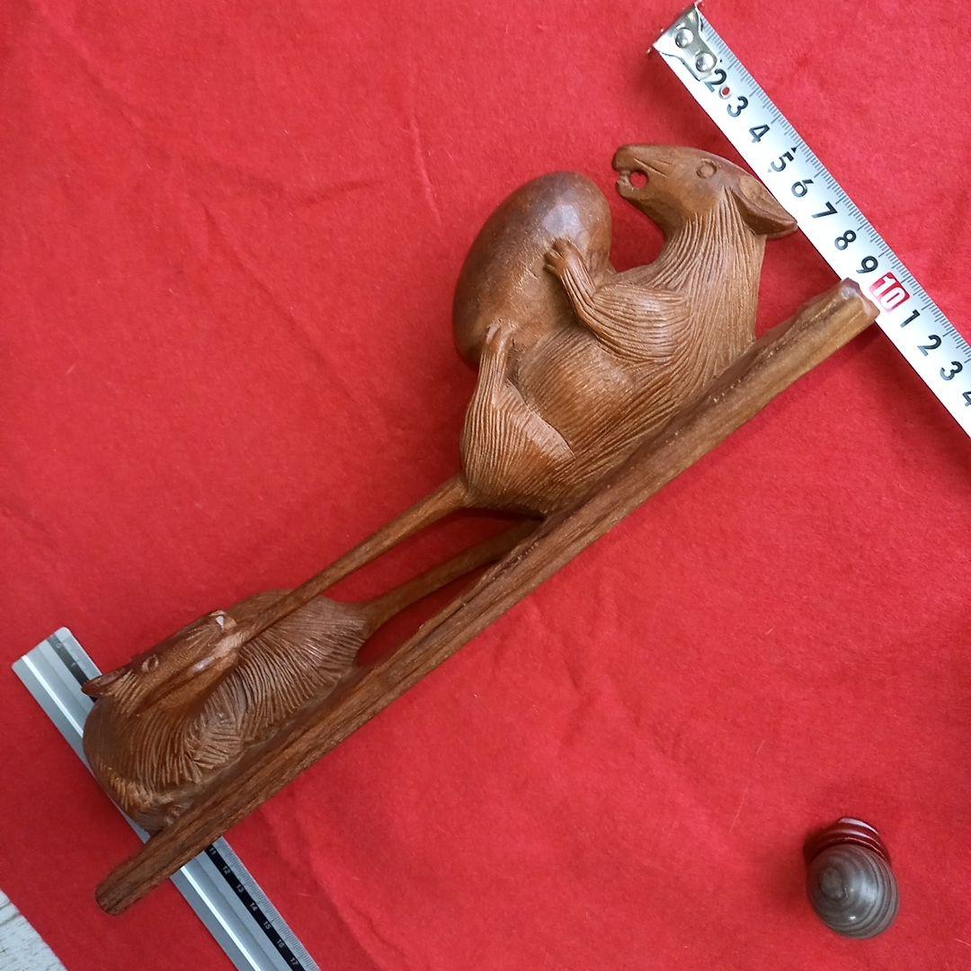 鼠　ネズミ　ねずみ　木彫り　骨董　オブジェ　天然木　古民藝　彫刻　一刀彫