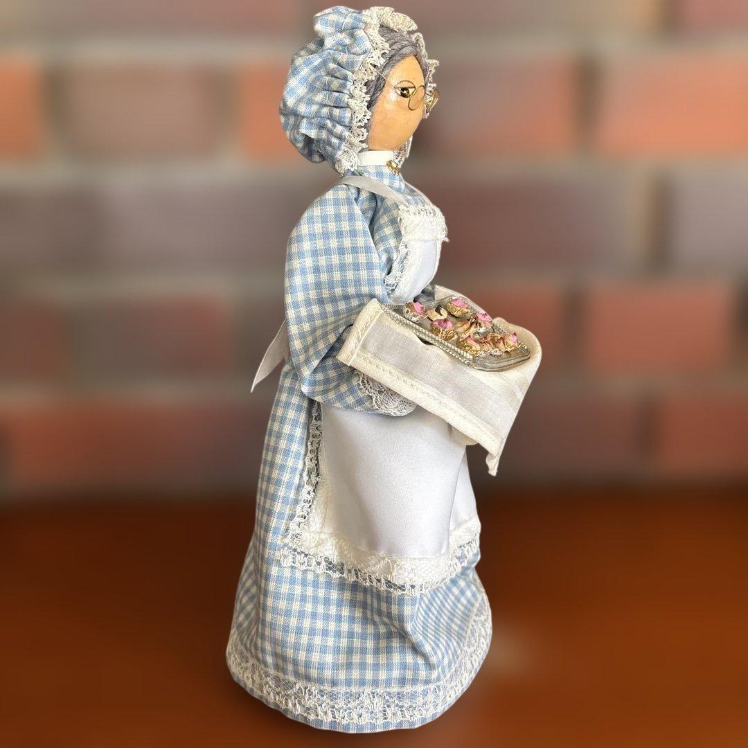 Granny Sweet Seller Doll 《おばあちゃまの料理人》